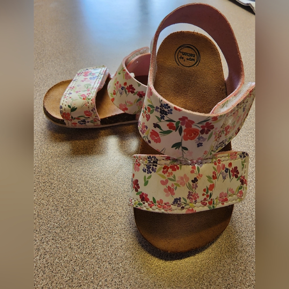 Wonder Nation toddler girls sandals size 4
